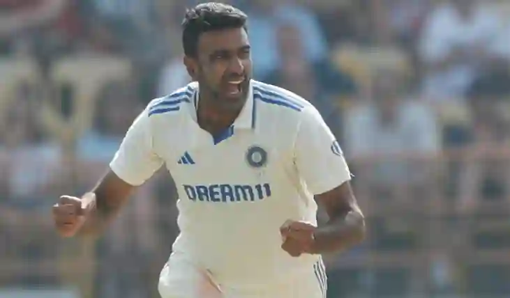 ‘He’s A Professor…,’ Ex-ENG Captain Compares Ravi Ashwin With Shane Warne, Muralitharan